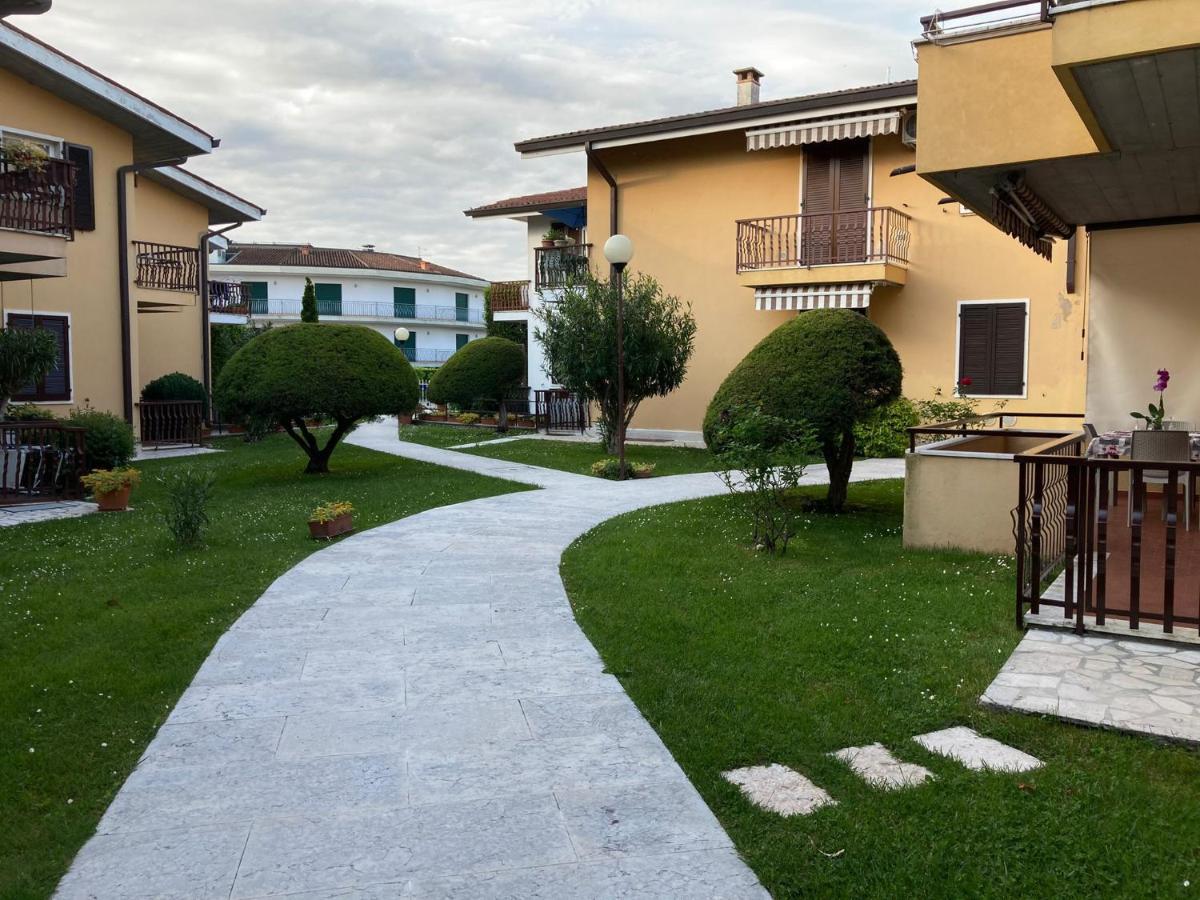 Appartamento A Peschiera Del Garda Con Piscina Zewnętrze zdjęcie