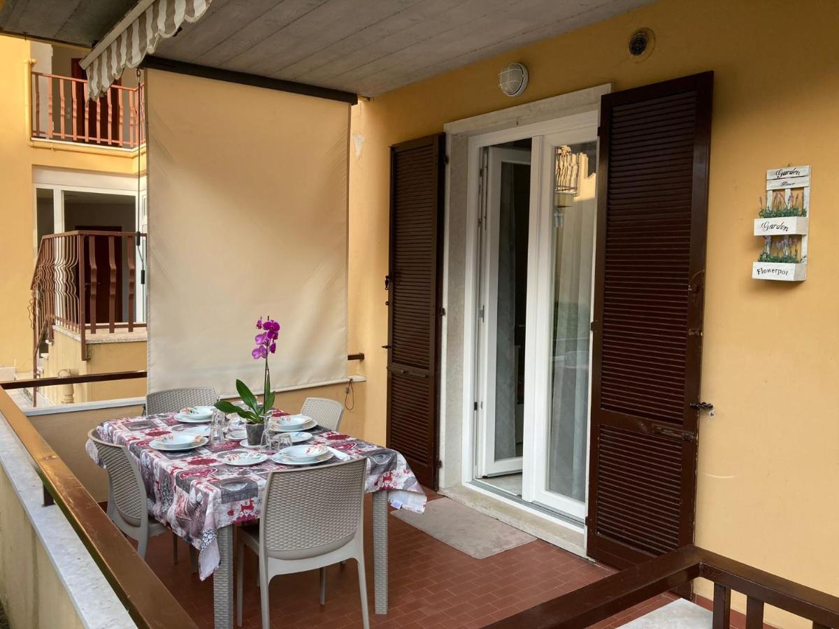 Appartamento A Peschiera Del Garda Con Piscina Zewnętrze zdjęcie
