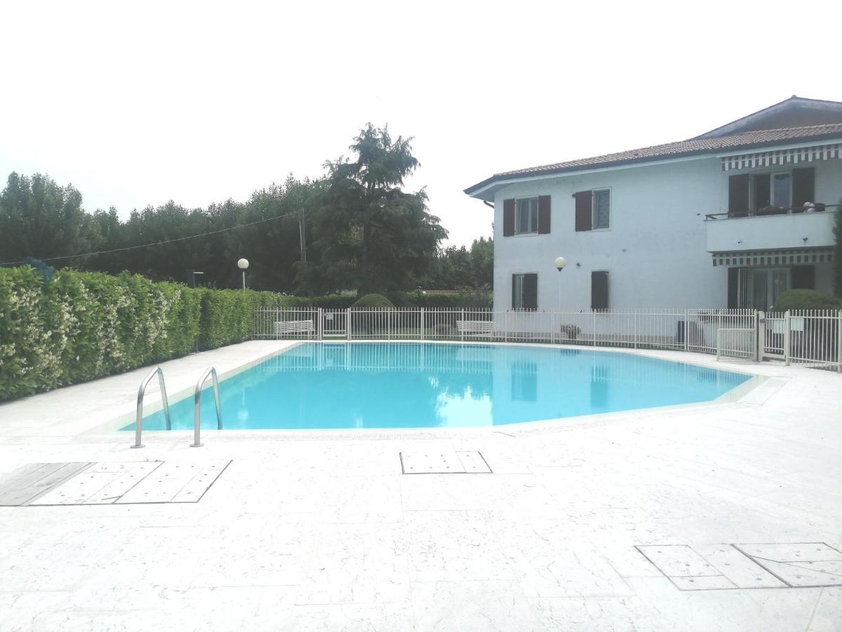 Appartamento A Peschiera Del Garda Con Piscina Zewnętrze zdjęcie